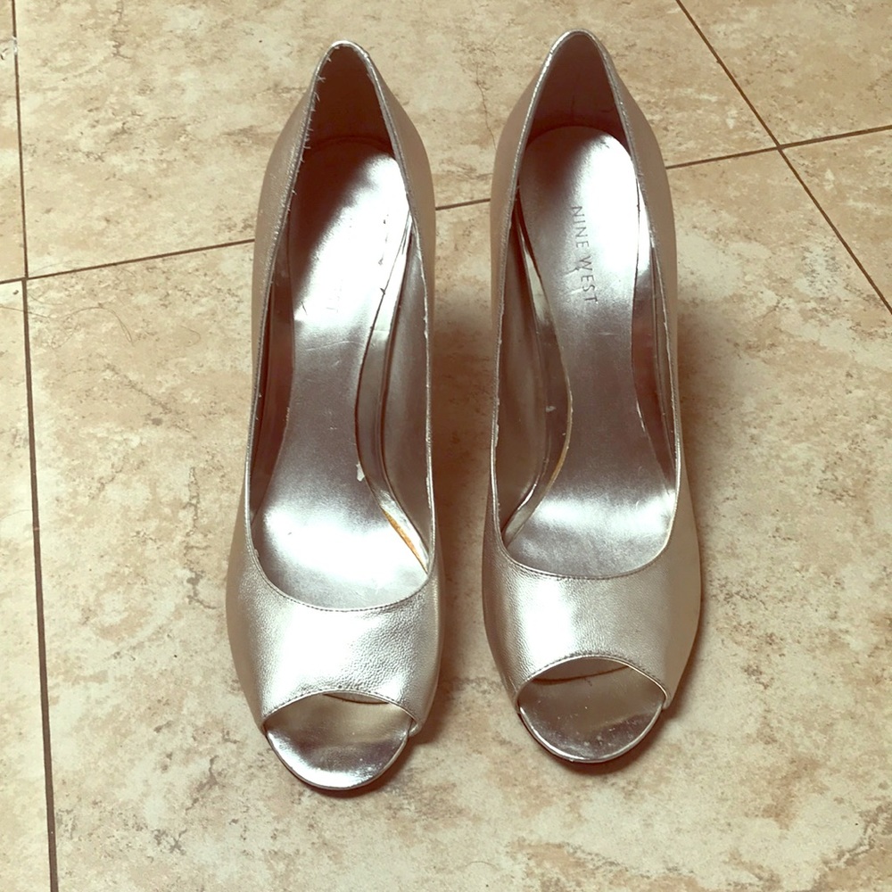 Metallic Nine West Peep Toe Pumps